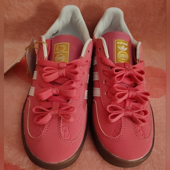 EXCLUSIVE - Hello Kitty 50th Anniversary Women's Adidas Sneakers - (7 1/2 US) - Picture 10 of 12